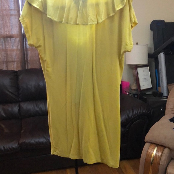 Yellow Ruffled Top with Zipper - Picture 2 of 3